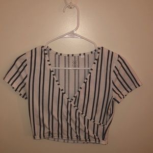 Cropped Pacsun shirt